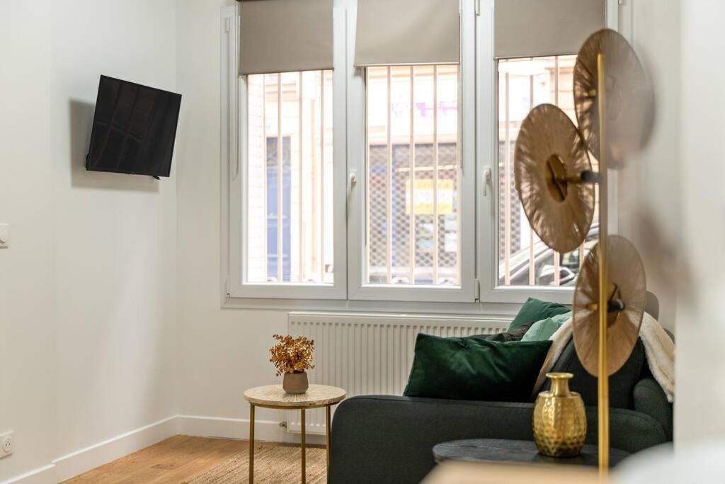 Perfect Emplacement Paris - Metro 1 Min - Tour Eiffel 10Min - Netflix 외부 사진